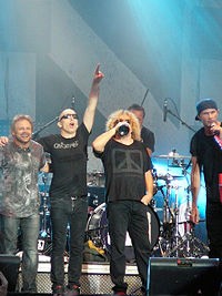 Chickenfoot live